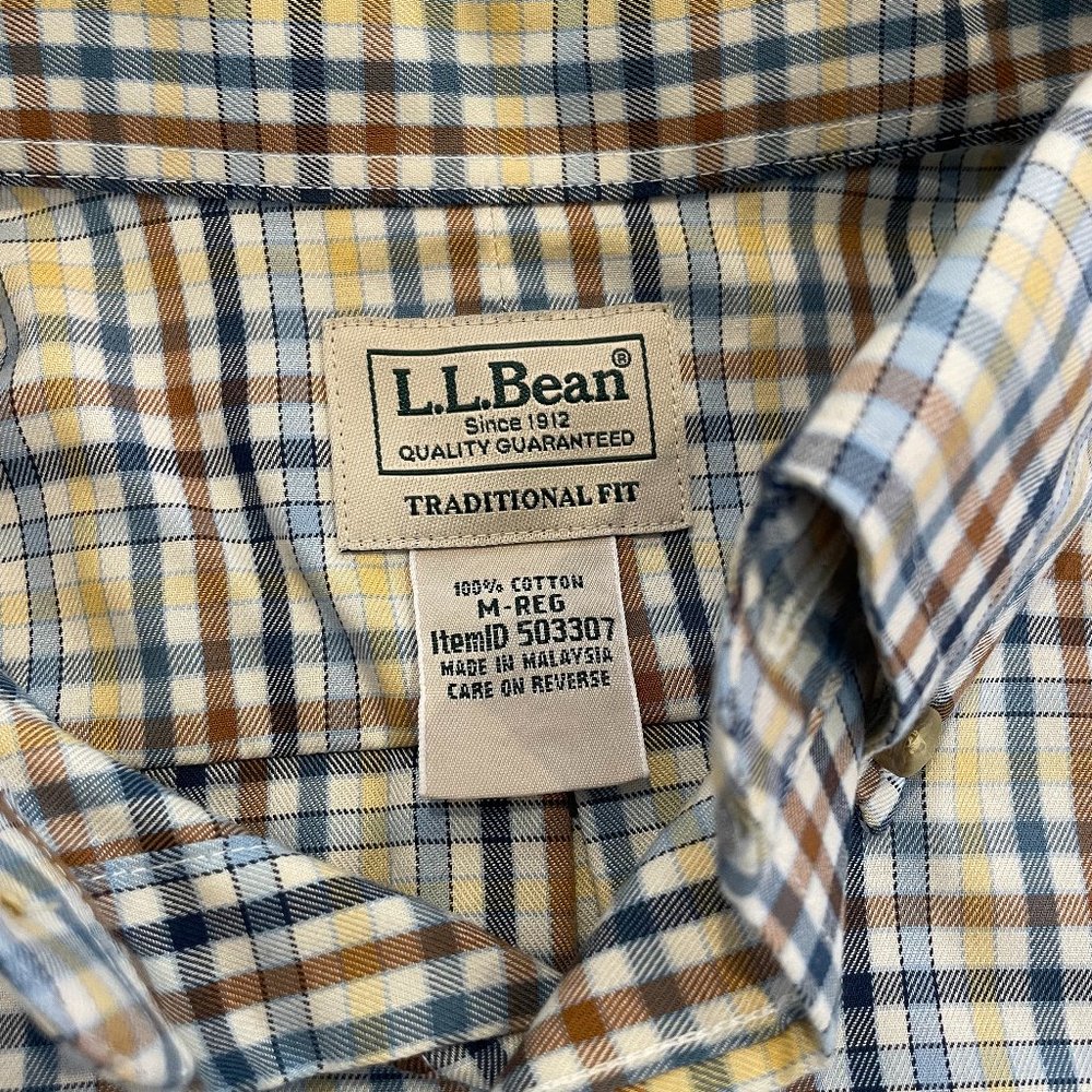 New without tags LL BEAN button down shirt Size Med.